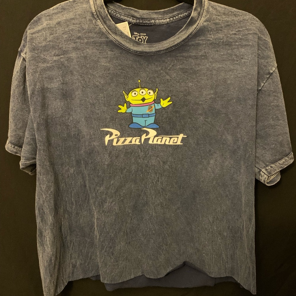 Disneyland unisex Toy Story Pixar alien pizza planet crop top shirt